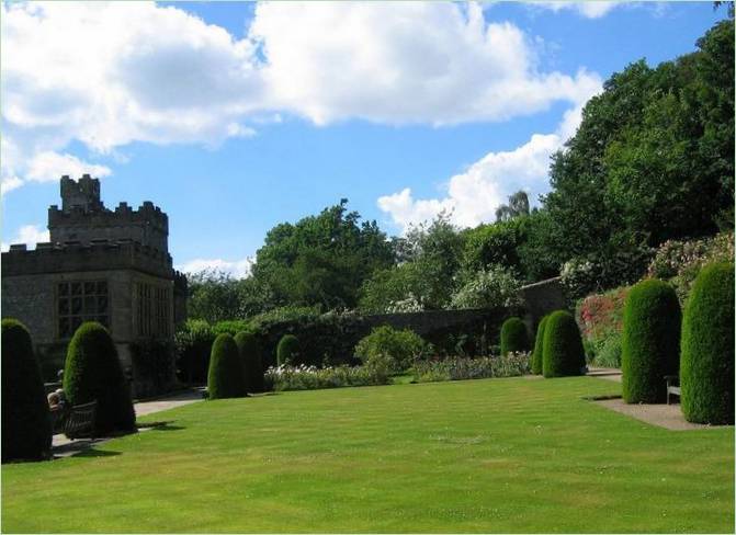 Haven på middelalderlige Haddon Hall