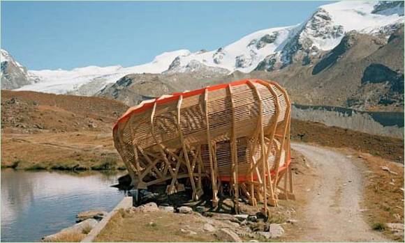 Evolver Lookout blandt de schweiziske bjerge