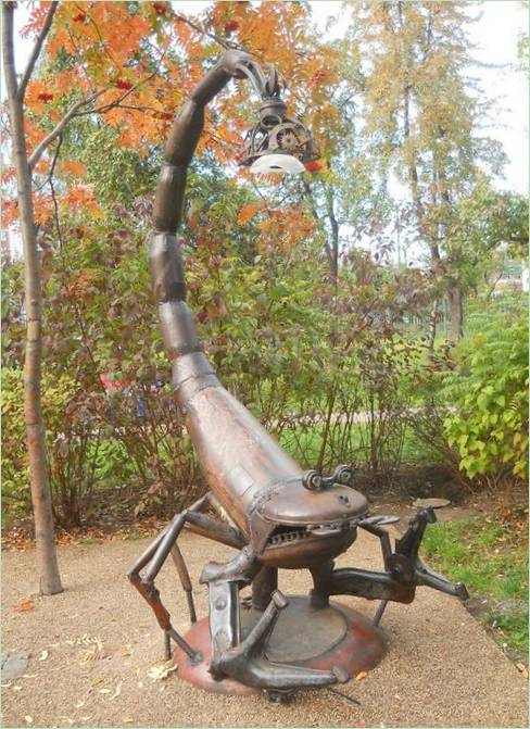 Skulptur i parken med stjernetegnene