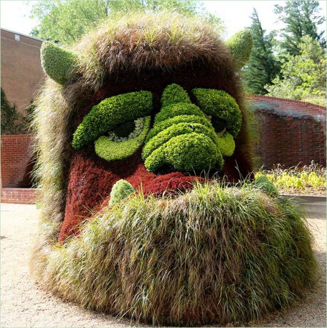 En skulptur af levende blomster i Atlanta Botanical Gardens